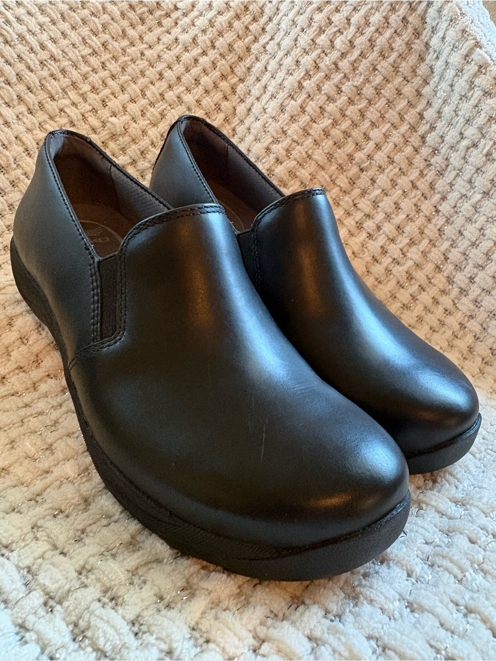 Dansko Nora black leather slip-on shoes size 38 (US 7.5-8)
